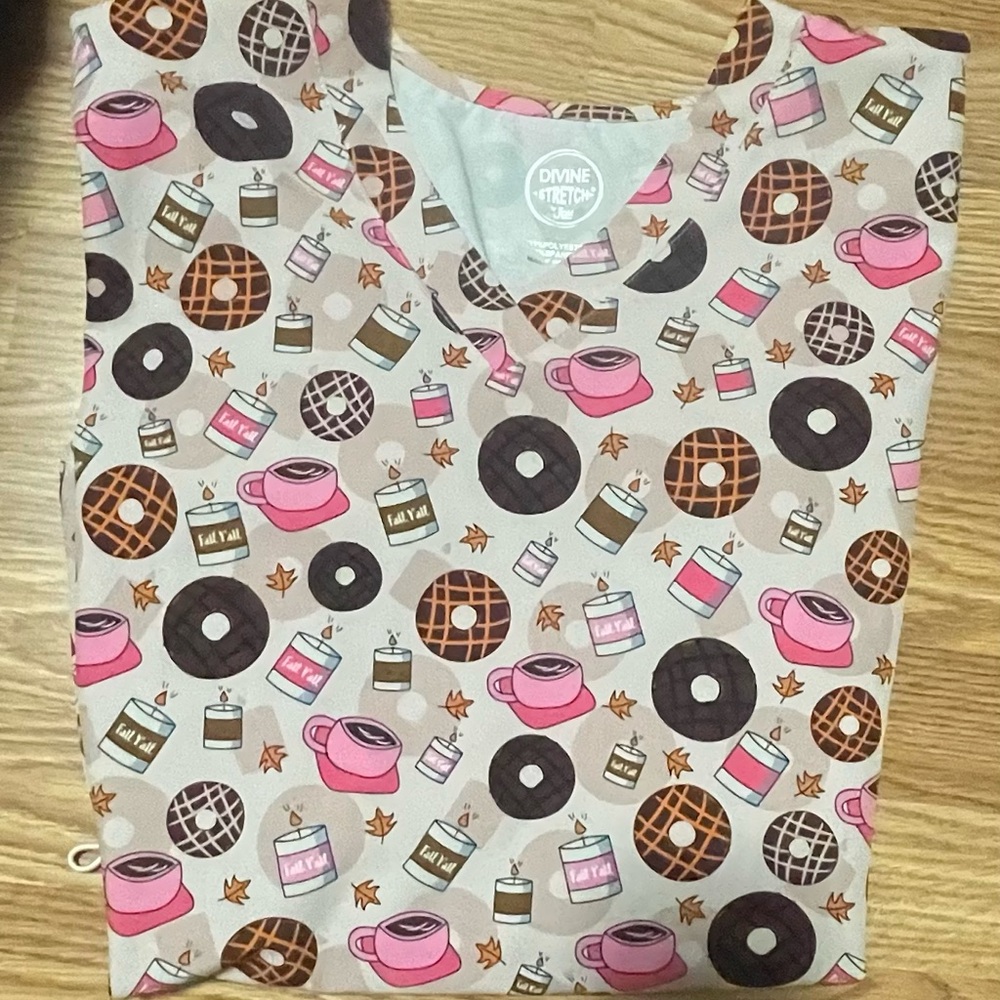 Scrub Top Women's Coffee and Donut Print Top - Pink and Brown